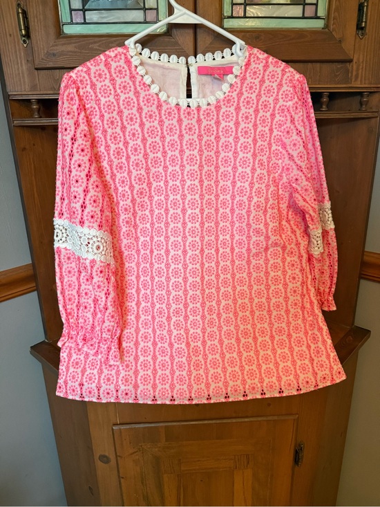 Lilly Pulitzer Tops - Lilly Pulitzer Jourdana Eyelet Top color pattern Lilly's Coral Starburst 10